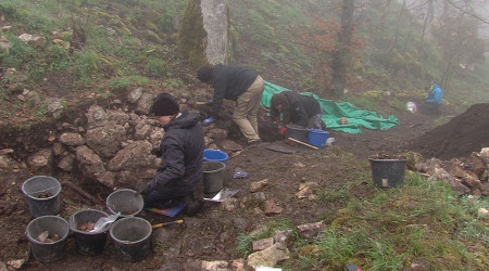 Ausgrabungen auf Burg Hohengenkingen (Quelle: BWeins)